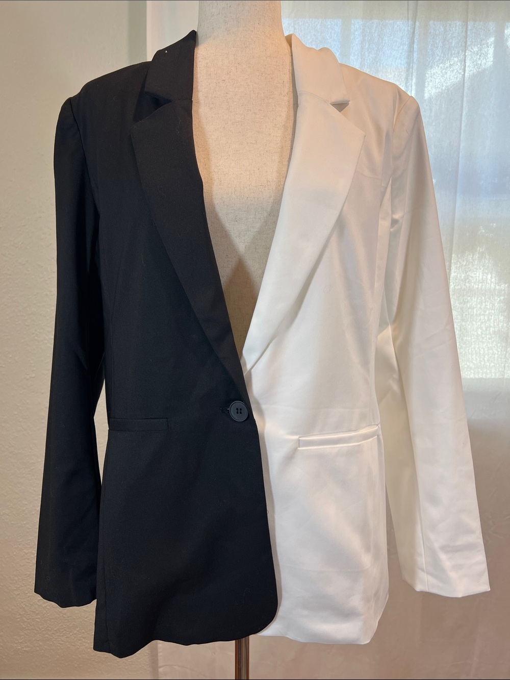 English Factory Black and White Colorblock Blazer Jacket. Size L. NWT